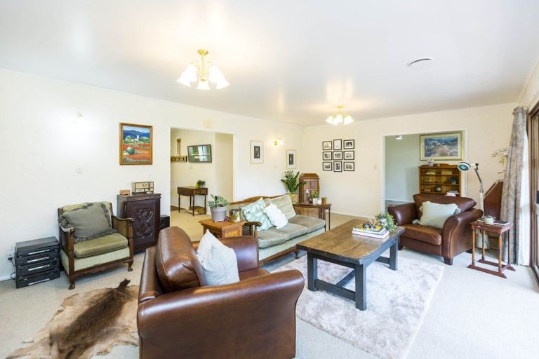 Photo of property in 69 Chatsworth Road, Silverstream, Upper Hutt, 5019