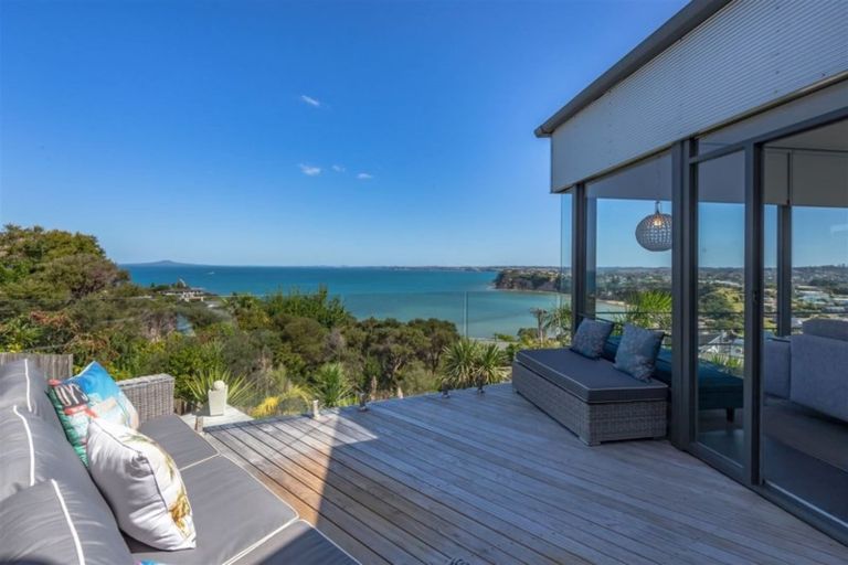 Photo of property in 61 Roberts Road, Matakatia, Whangaparaoa, 0930