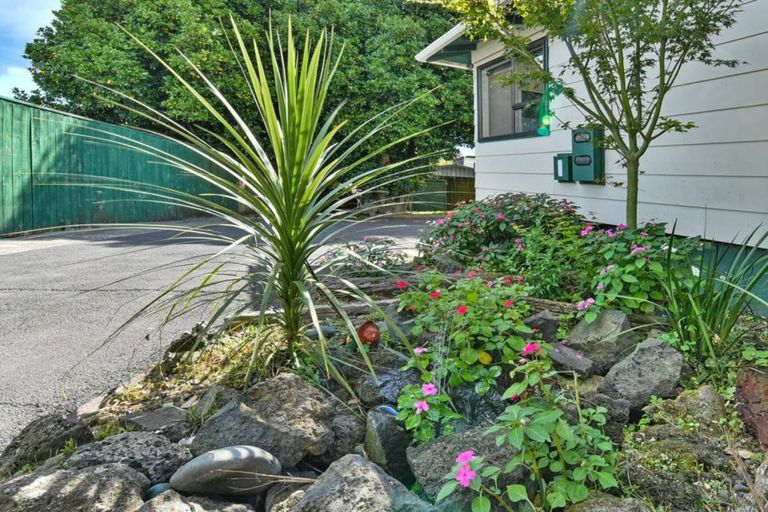 Photo of property in 13 Suwyn Place, Weymouth, Auckland, 2103