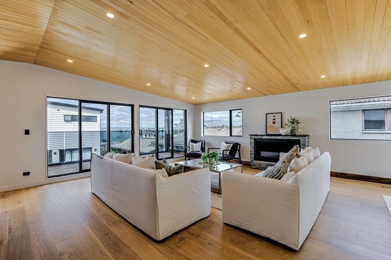 Photo of property in 3b Pine Ridge Terrace, Waikanae Beach, Waikanae, 5036