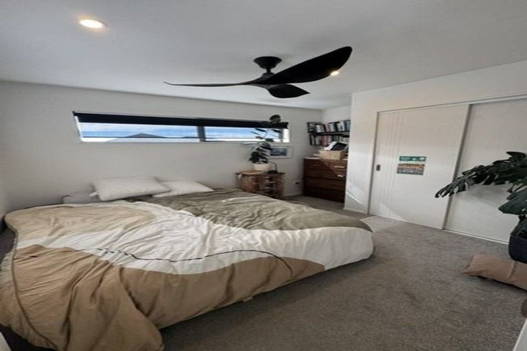 Photo of property in 12b Kelwyn Road, Kelston, Auckland, 0602