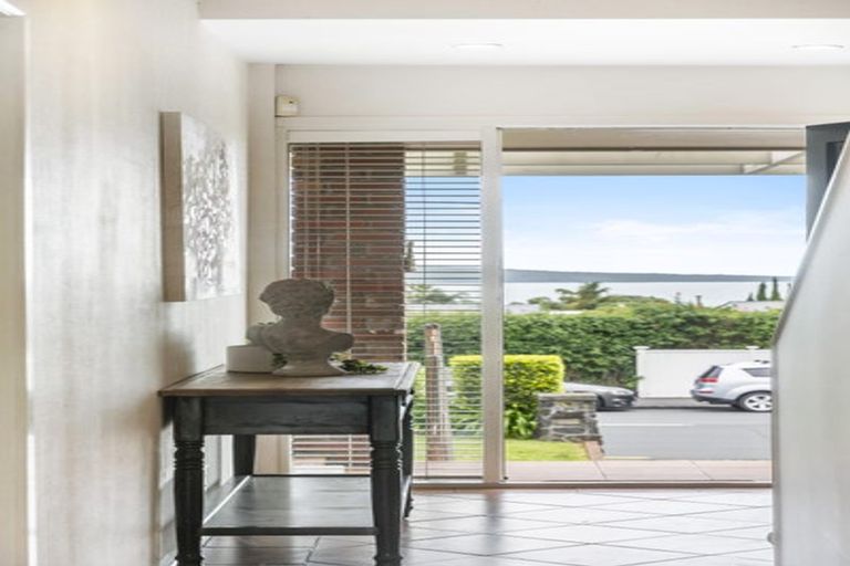 Photo of property in 206 Hurstmere Road, Takapuna, Auckland, 0622