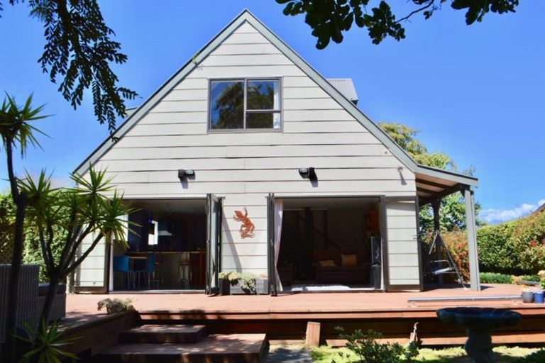 Photo of property in 11 Renata Road, Otaki, 5512