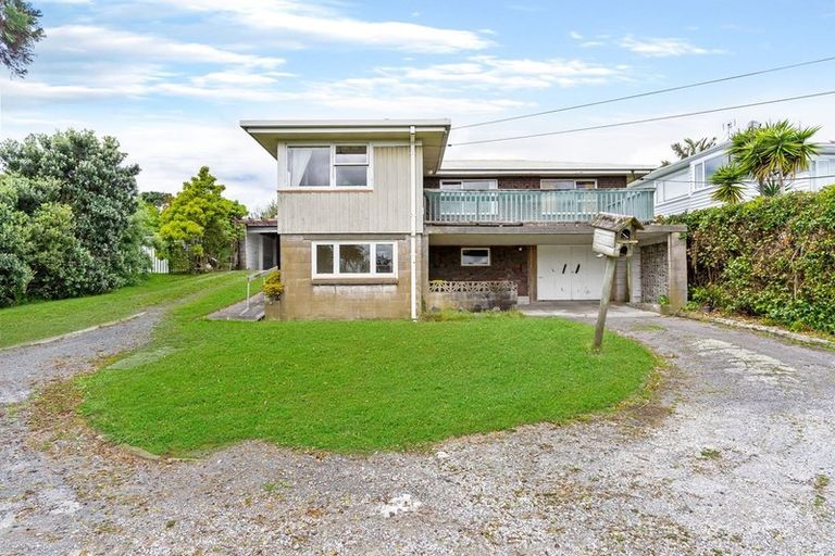 Photo of property in 582 Beach Road, Rothesay Bay, Auckland, 0630