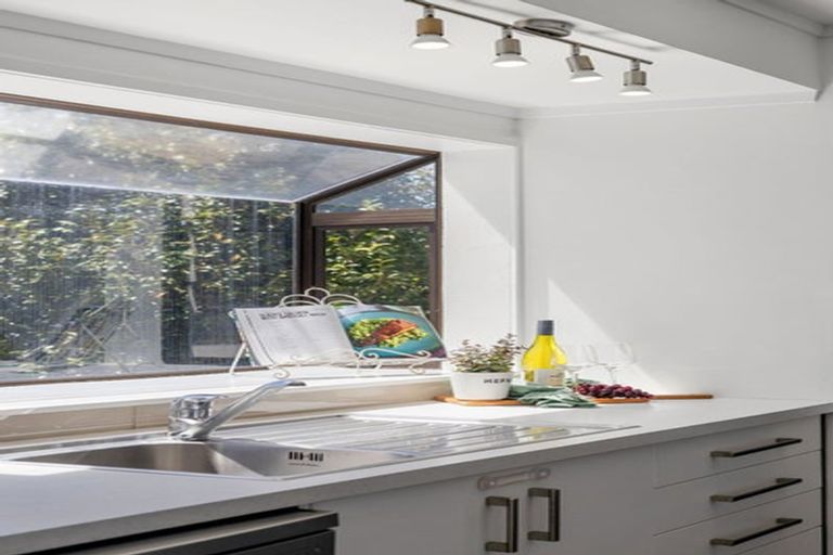 Photo of property in 32 Cromwell Drive, Fitzroy, Hamilton, 3206