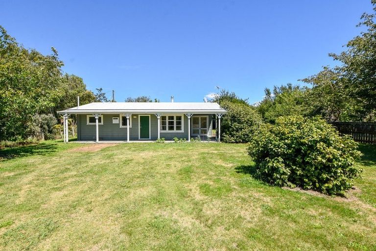 Photo of property in 24 Moreton Road, Carterton, 5713