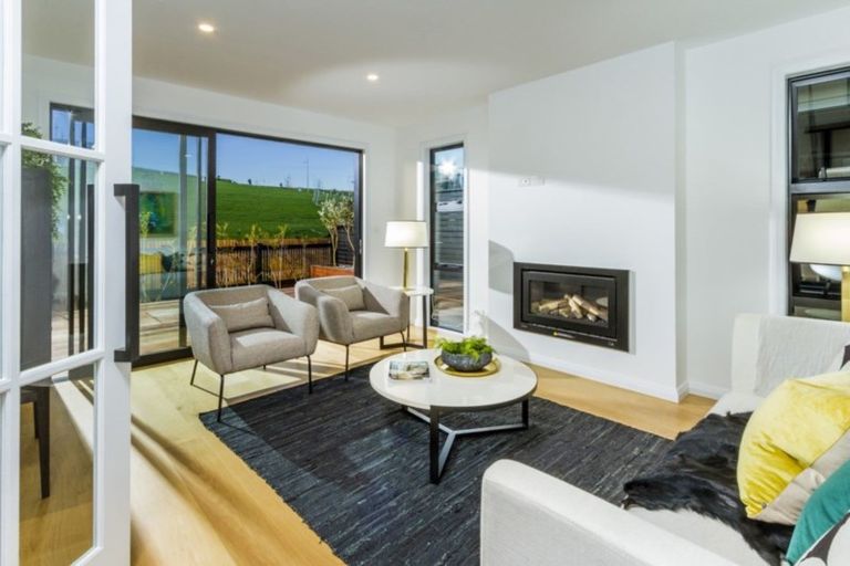 Photo of property in 19 Tawatawa Street, Long Bay, Auckland, 0630