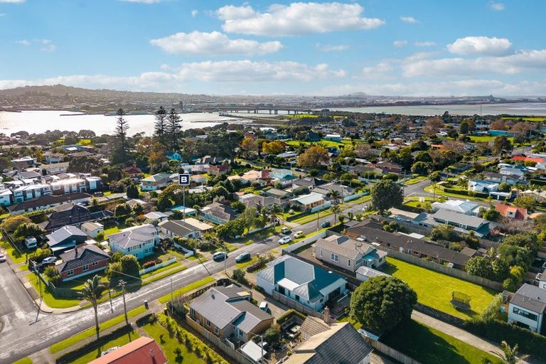 Photo of property in 44 Mcintyre Road, Mangere Bridge, Auckland, 2022