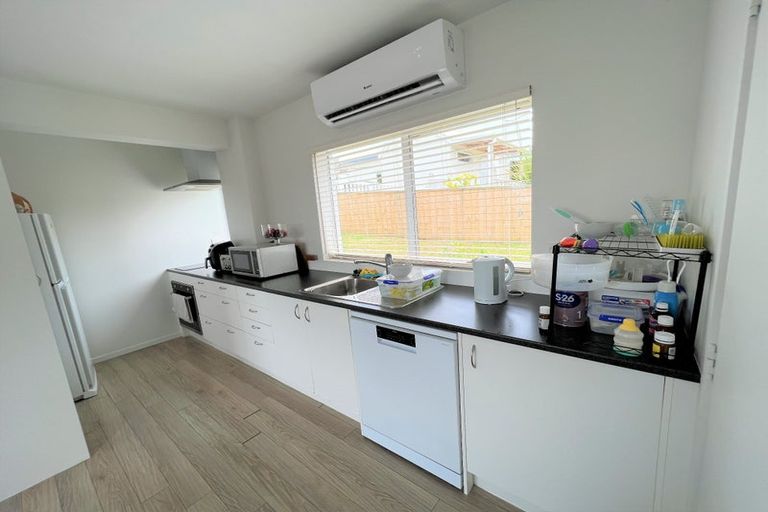 Photo of property in 1/71 Carlisle Road, Torbay, Auckland, 0632