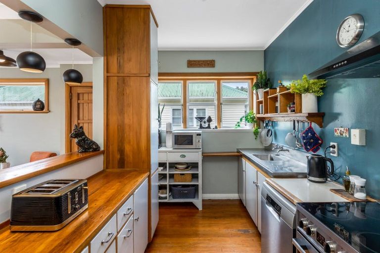 Photo of property in 41 Humariri Street, Point Chevalier, Auckland, 1022
