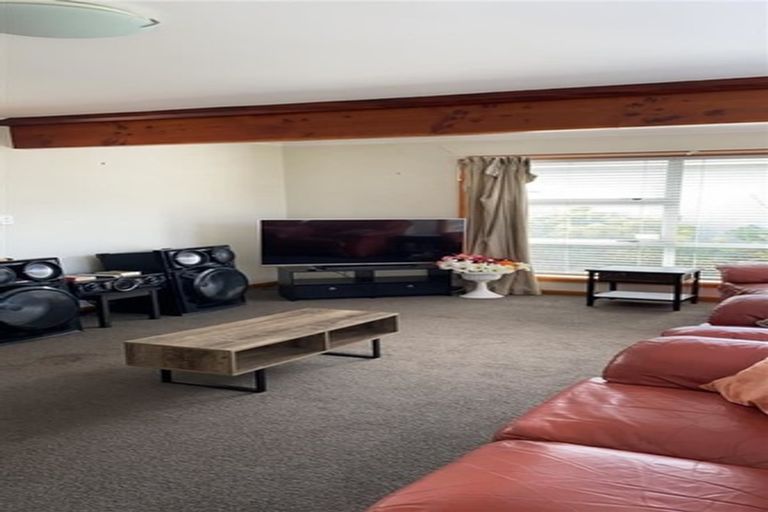 Photo of property in 35 Mahars Road, Mairehau, Christchurch, 8013