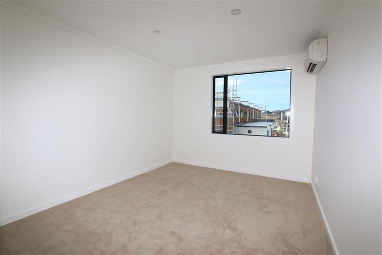 Photo of property in 5 Frances Bryers Road, Hobsonville, Auckland, 0616