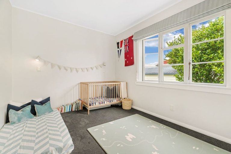 Photo of property in 88 Walmer Road, Point Chevalier, Auckland, 1022