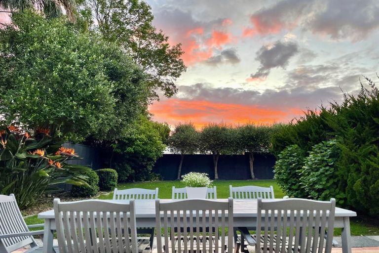 Photo of property in 88 Walmer Road, Point Chevalier, Auckland, 1022