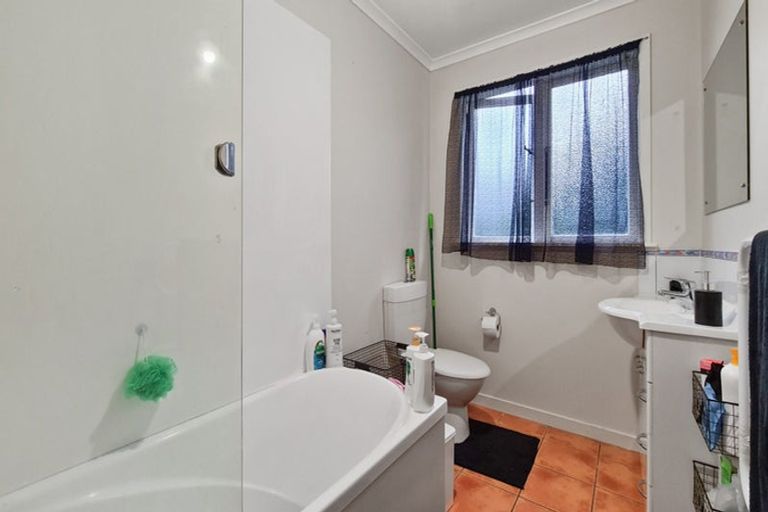 Photo of property in 66 Tarawera Road, Johnsonville, Wellington, 6037