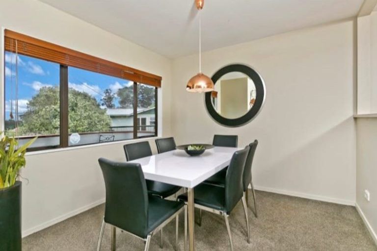 Photo of property in 1/15 Aorangi Place, Birkenhead, Auckland, 0626