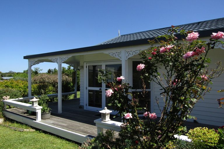 Photo of property in 2/137 Kerikeri Road, Kerikeri, 0230