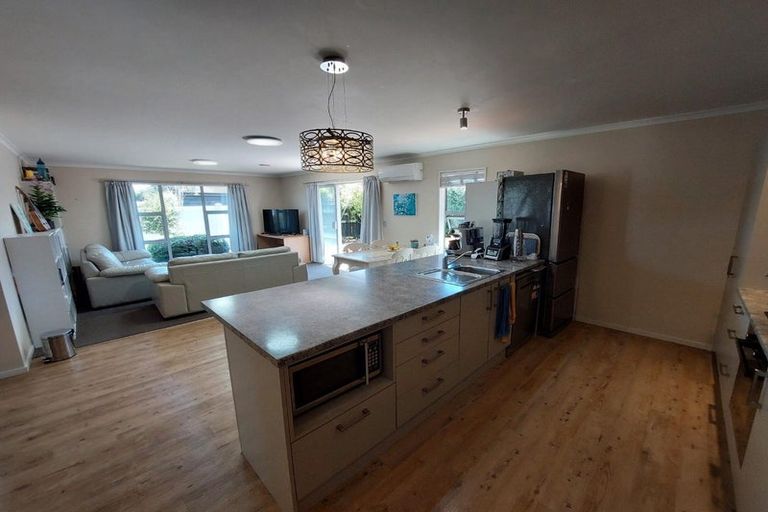 Photo of property in 25 Handley Crescent, Wigram, Christchurch, 8042