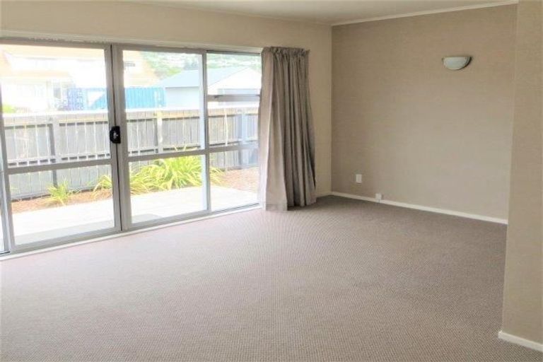 Photo of property in 21c Beauchamp Street, Tawa, Wellington, 5028