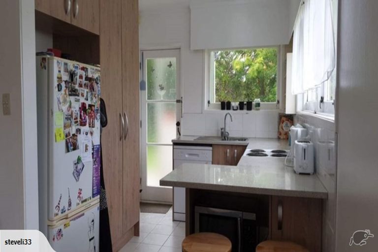 Photo of property in 2/219 Forrest Hill Road, Forrest Hill, Auckland, 0620