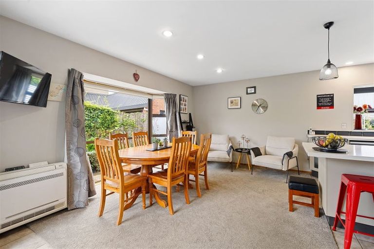 Photo of property in 21 Tivoli Place, Bishopdale, Christchurch, 8053