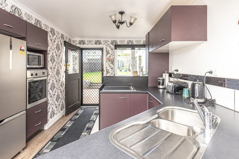 Photo of property in 10 Carlton Avenue, Gonville, Whanganui, 4501