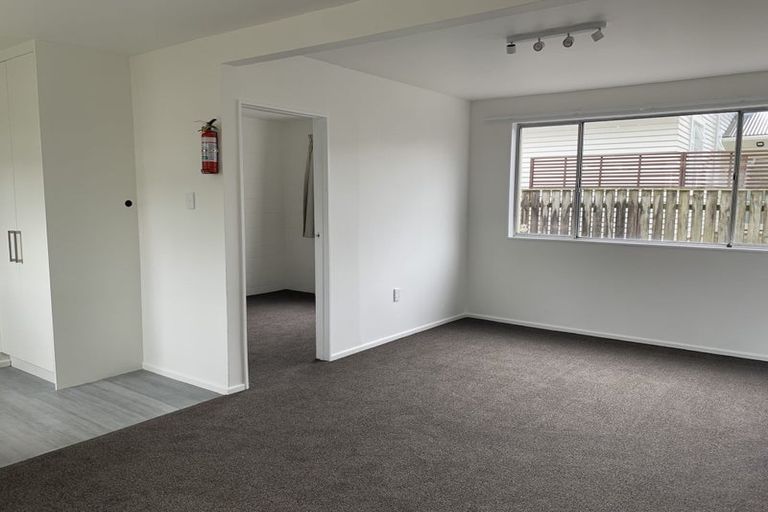Photo of property in 1/158 Kings Crescent, Hutt Central, Lower Hutt, 5010