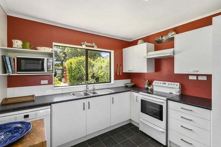 Photo of property in 55 Belvedere Avenue, Waikanae, 5036