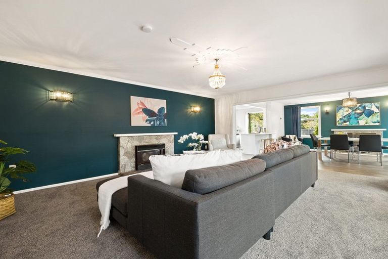 Photo of property in 16 Ilfracombe Place, Burnside, Christchurch, 8053