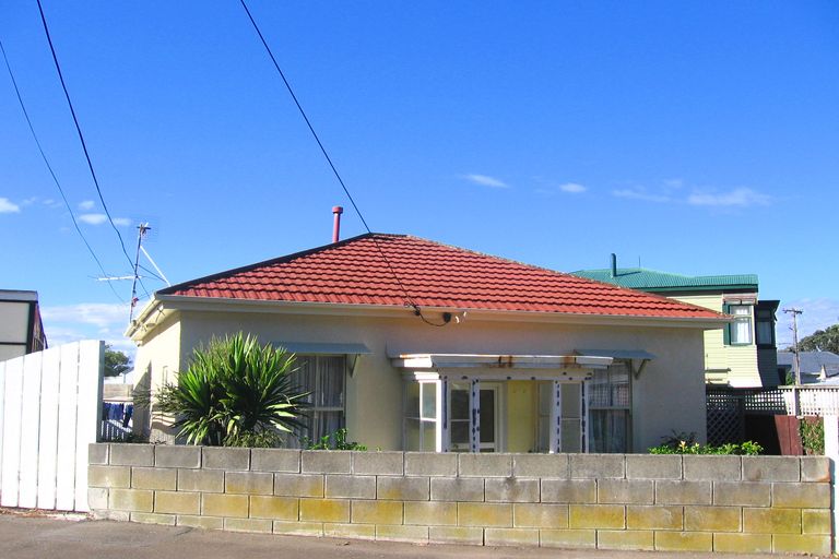 Photo of property in 209a Sutherland Road, Lyall Bay, Wellington, 6022