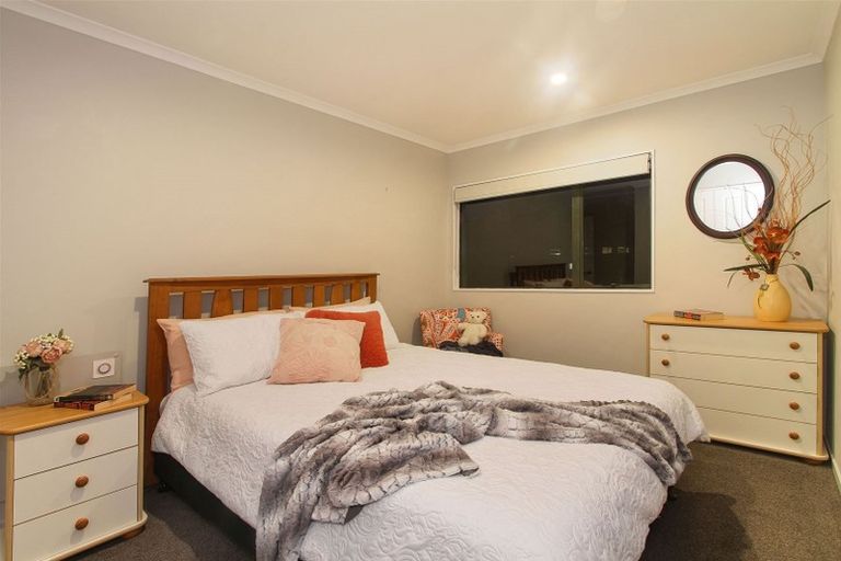 Photo of property in 25 Cape Vista Crescent, Pukekohe, 2120