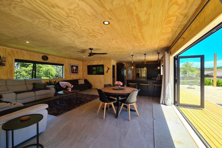 Photo of property in 46 James Street, Coromandel, 3506