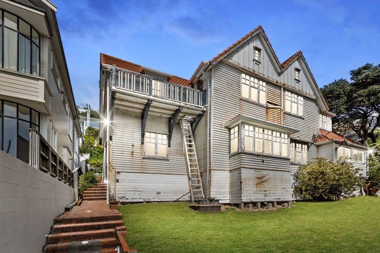 Photo of property in 8 Wilkinson Street, Oriental Bay, Wellington, 6011