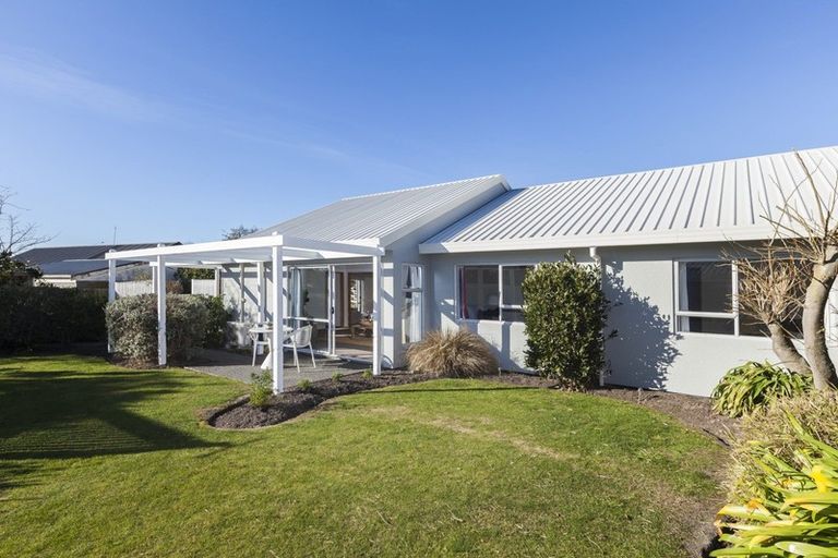 Photo of property in 39 Laing Crescent, Heathcote Valley, Christchurch, 8022