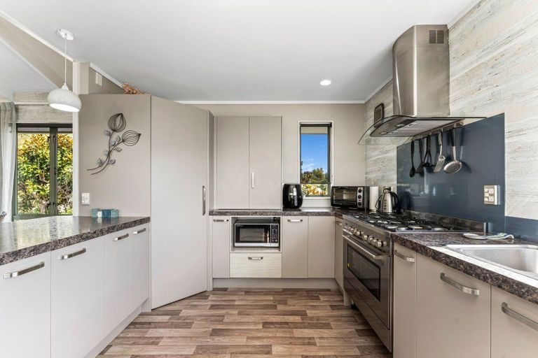 Photo of property in 60 Moana View Road, Waikawa, Picton, 7220