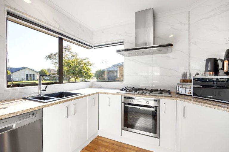 Photo of property in 61 Diomede Glade, Flagstaff, Hamilton, 3210