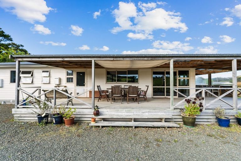 Photo of property in 46 Franklin Road, Paparoa, 0571