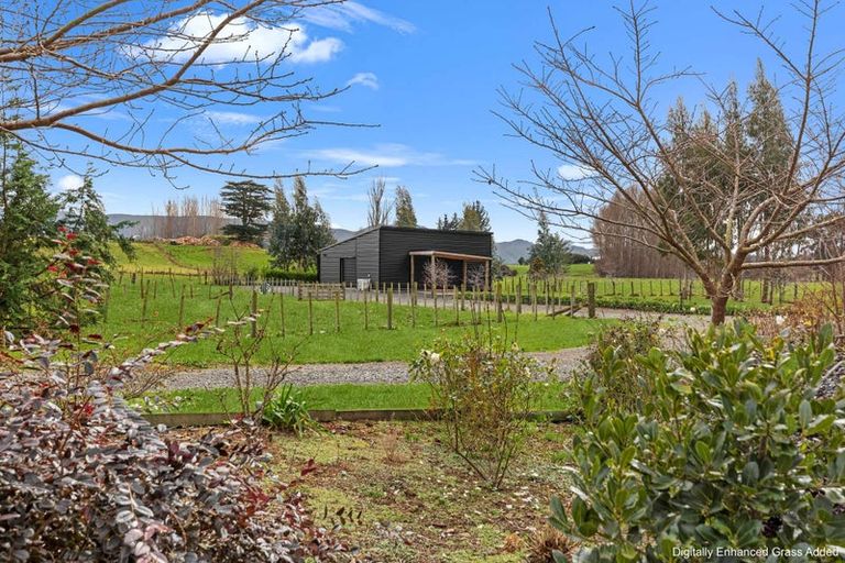 Photo of property in 100 Cole Street, Dannevirke, 4930