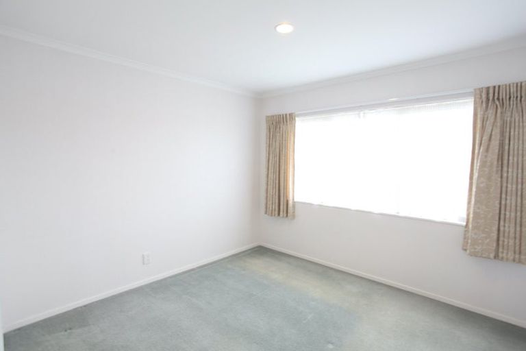Photo of property in 7 Corta Bella Place, Golflands, Auckland, 2013