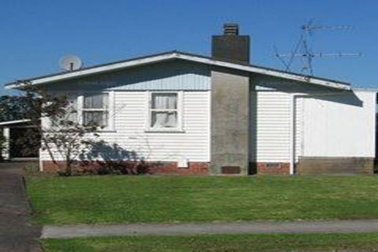 Photo of property in 115 Edgewater Drive, Pakuranga, Auckland, 2010