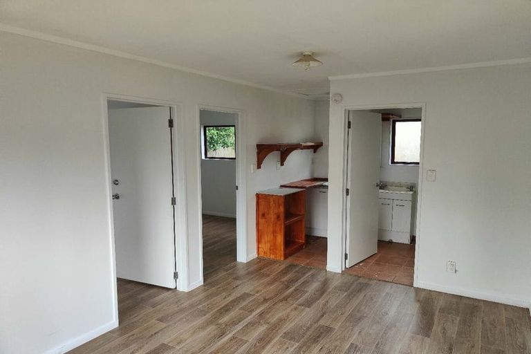 Photo of property in 15 Bundena Place, Clendon Park, Auckland, 2103