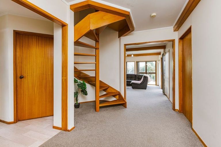 Photo of property in 2/283 Massey Road, Mangere East, Auckland, 2024