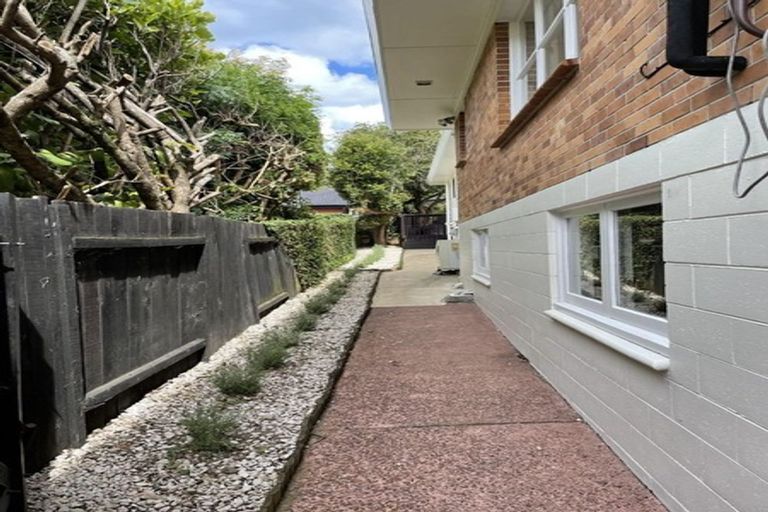 Photo of property in 875 Beach Road, Waiake, Auckland, 0630