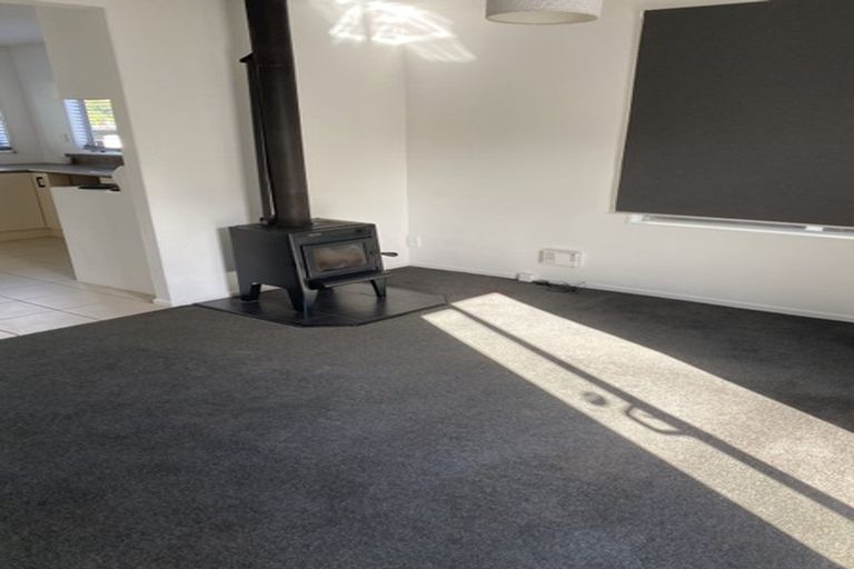 Photo of property in 2/21 Amber Grove, Birchville, Upper Hutt, 5018