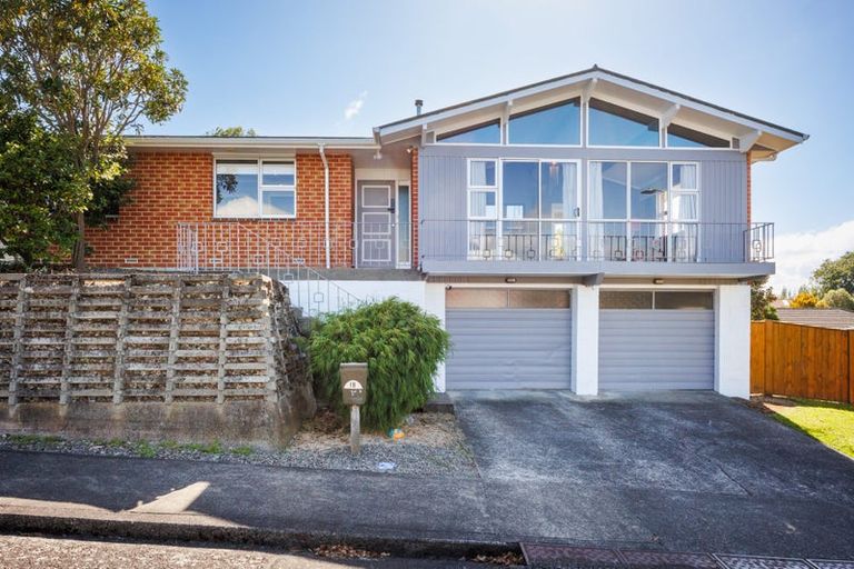 Photo of property in 1b Ruamahanga Crescent, Terrace End, Palmerston North, 4410