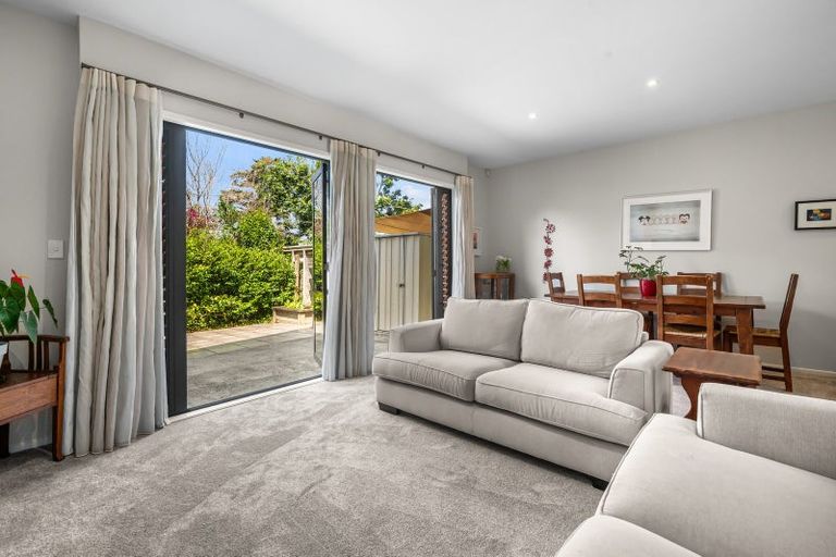 Photo of property in 21/11 The Avenue, Albany, Auckland, 0632