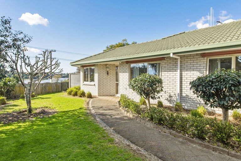 Photo of property in 17 Pampas Grove, Welcome Bay, Tauranga, 3112