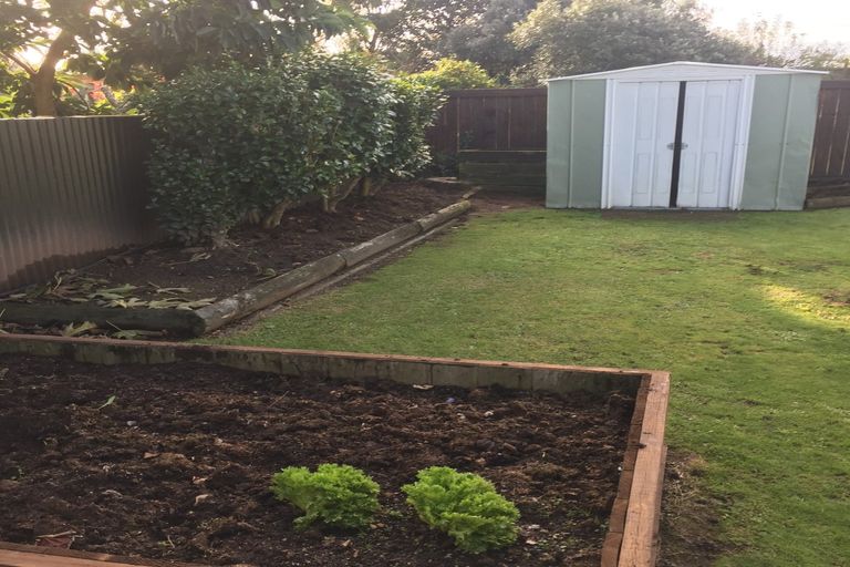 Photo of property in 27 Fuchsia Avenue, Pukete, Hamilton, 3200