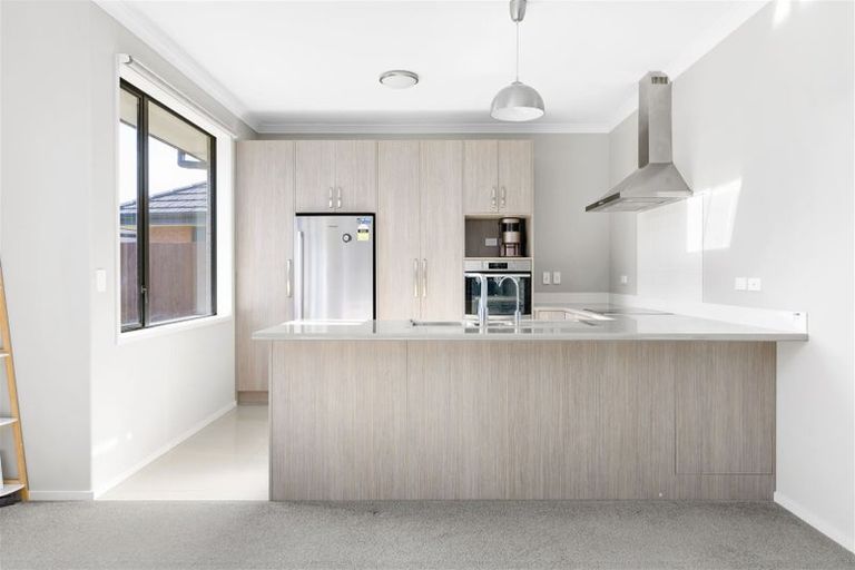 Photo of property in 16 Chalgrove Road, Huntington, Hamilton, 3210