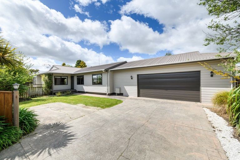 Photo of property in 125 Summerhill Drive, Fitzherbert, Palmerston North, 4410